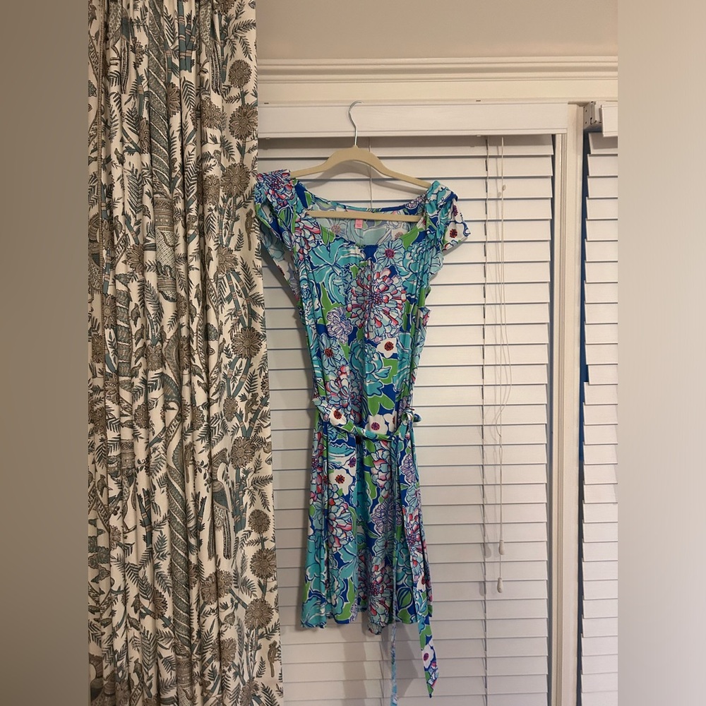 Lilly Pulitzer dress with tie belt size large